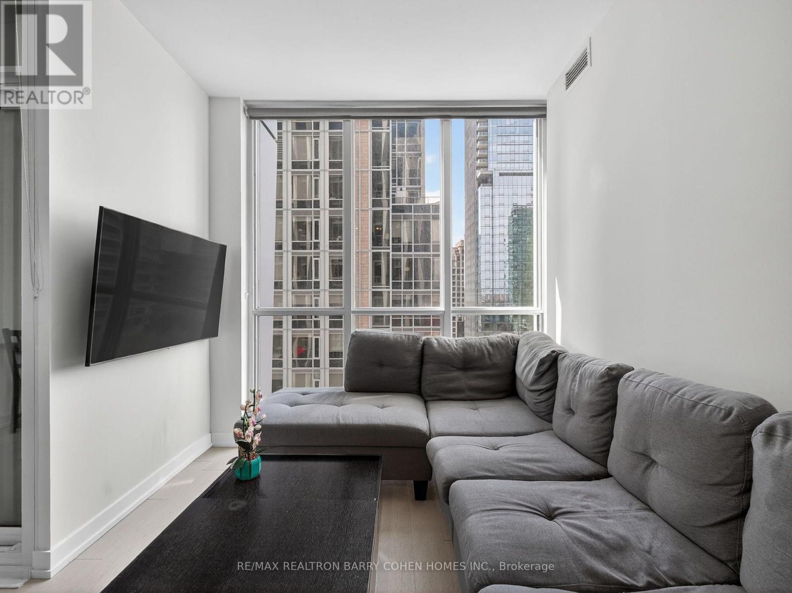905 - 1 Yorkville Avenue, Toronto (Annex), Ontario  M4W 1L1 - Photo 11 - C14116842