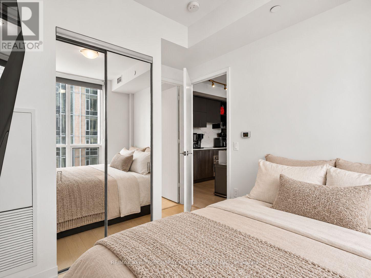 905 - 1 Yorkville Avenue, Toronto (Annex), Ontario  M4W 1L1 - Photo 14 - C14116842