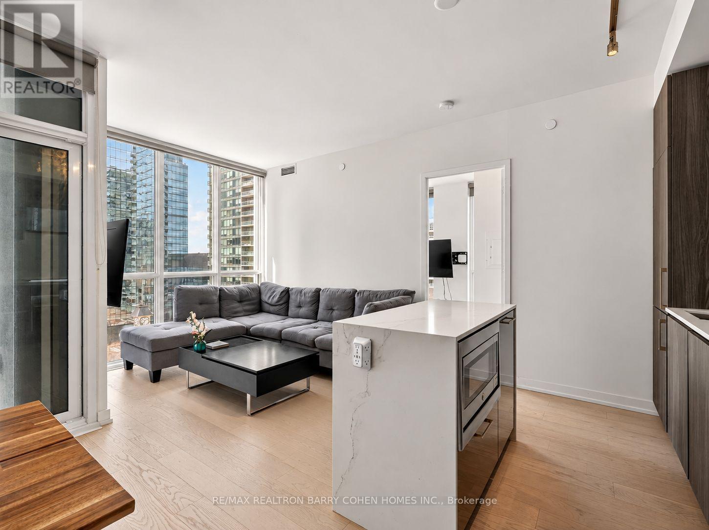 905 - 1 Yorkville Avenue, Toronto (Annex), Ontario  M4W 1L1 - Photo 4 - C14116842