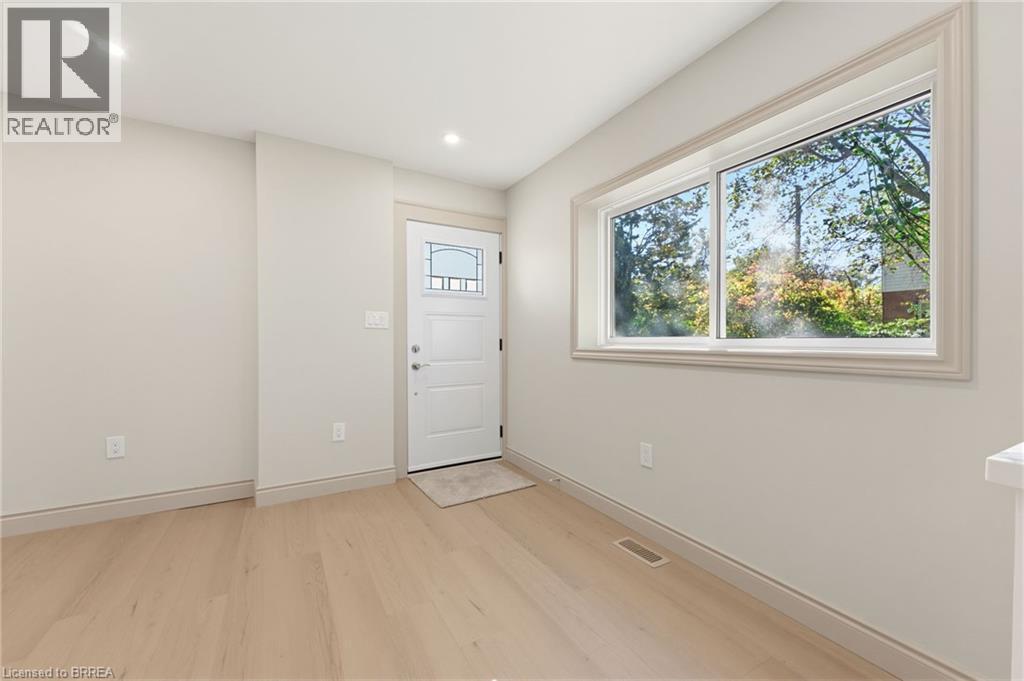 14 Bond Street, Brantford, Ontario  N3R 4G5 - Photo 7 - 40871964