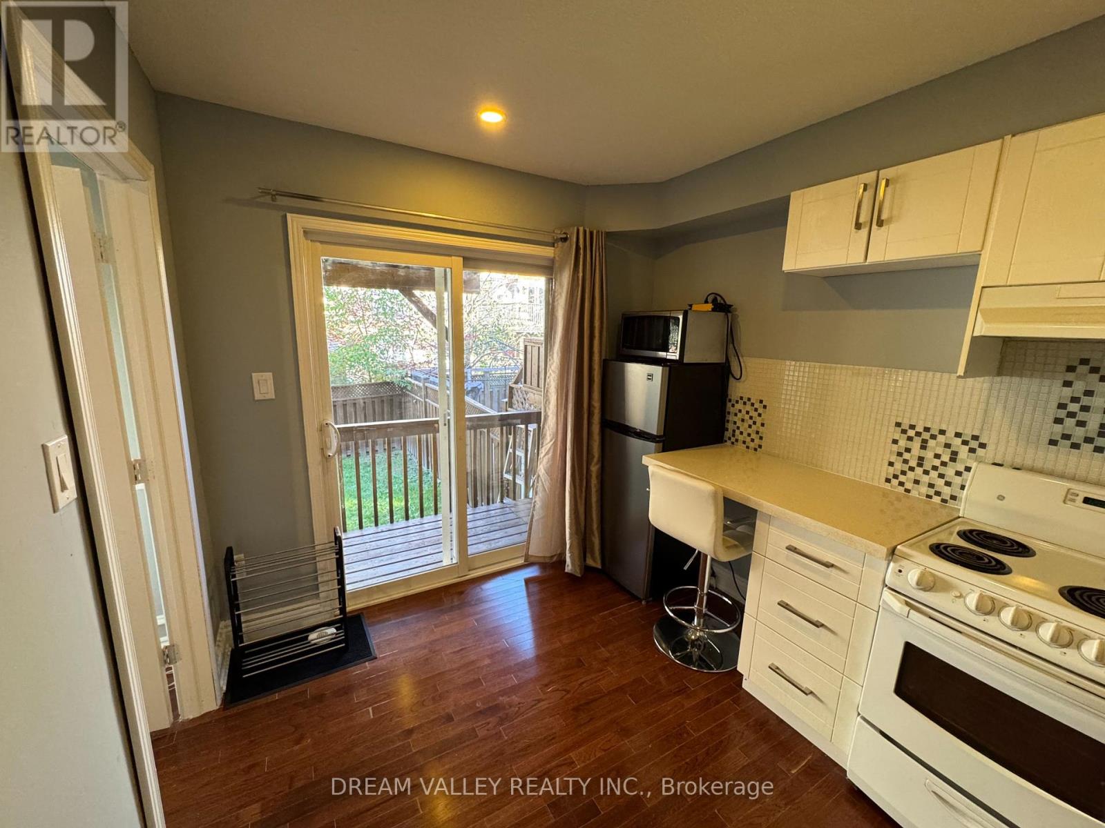 18 Wilkes Crescent, Toronto, Ontario  M1L 0B3 - Photo 11 - E14116712