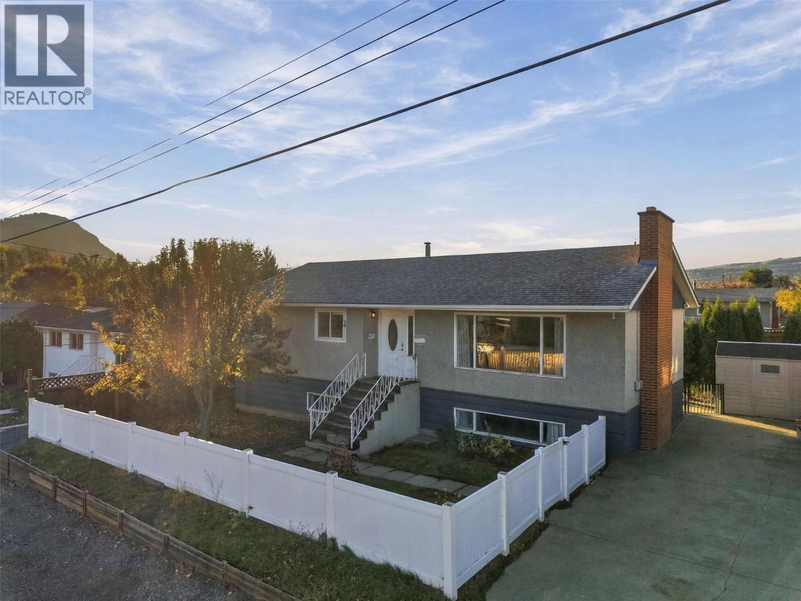 675 Windsor Avenue, Kamloops, British Columbia  V2B 2B2 - Photo 2 - 10404407