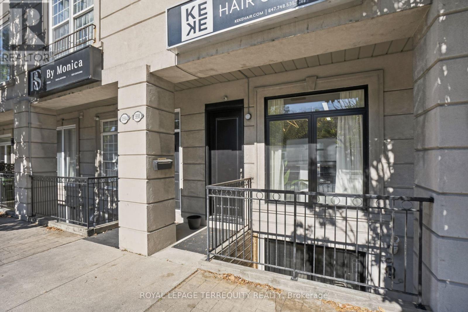958 The Queensway, Toronto, Ontario  M8Z 1P5 - Photo 2 - W14116764