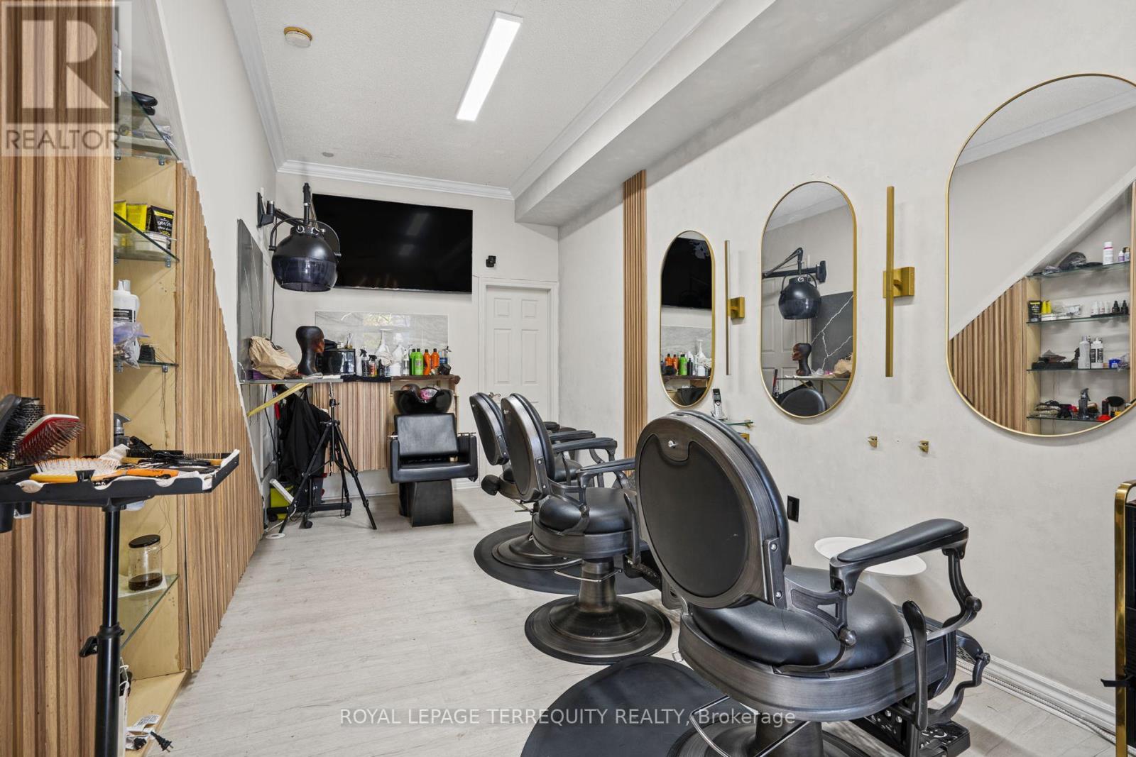 958 The Queensway, Toronto, Ontario  M8Z 1P5 - Photo 5 - W14116764