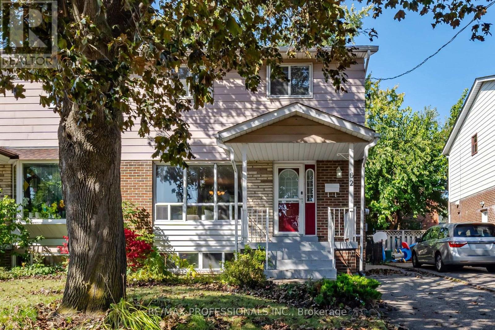 62 Edilou Drive, Toronto, Ontario  M8W 4B3 - Photo 2 - W14013922