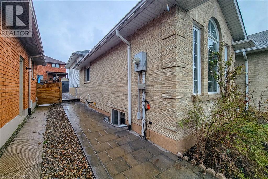 1654 Upper Wellington Street Unit# Lower Level, Hamilton, Ontario  L9B 2C2 - Photo 3 - 40874025