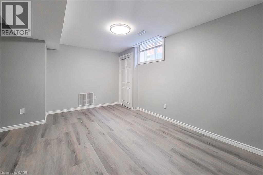 1654 Upper Wellington Street Unit# Lower Level, Hamilton, Ontario  L9B 2C2 - Photo 28 - 40874025