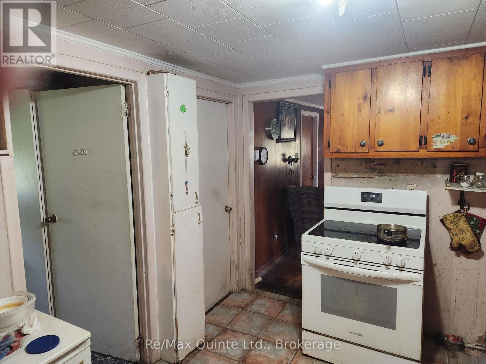 182 Smokes Point Road, Prince Edward County, Ontario  K0K 1L0 - Photo 11 - X14117062