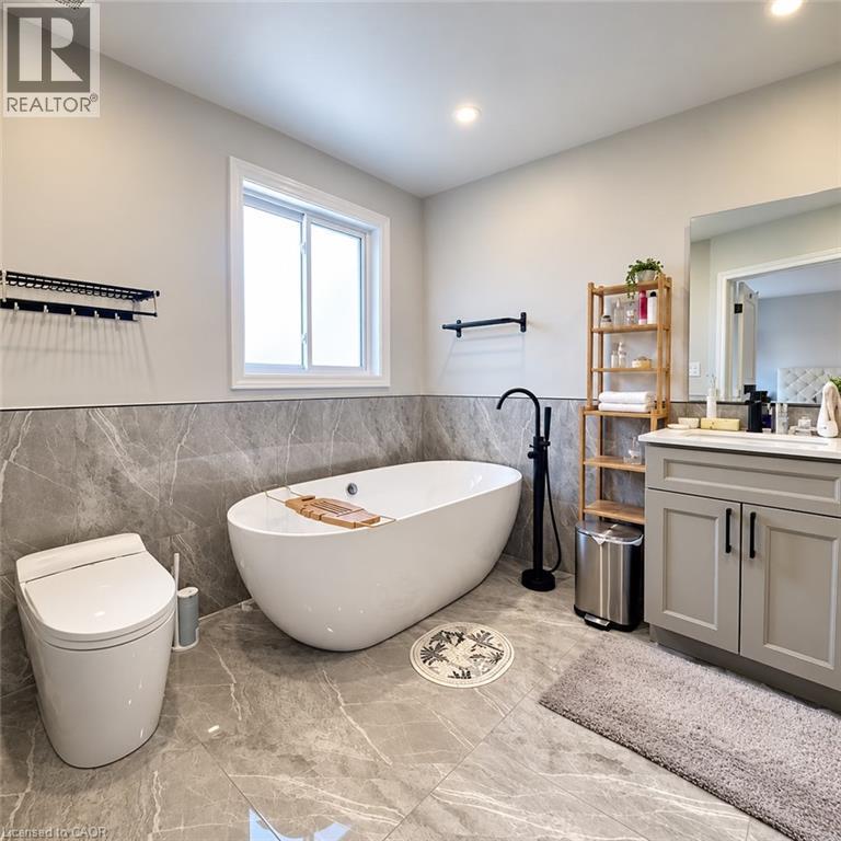 5321 Applegarth Drive, Burlington, Ontario  L7L 7E4 - Photo 15 - 40873067