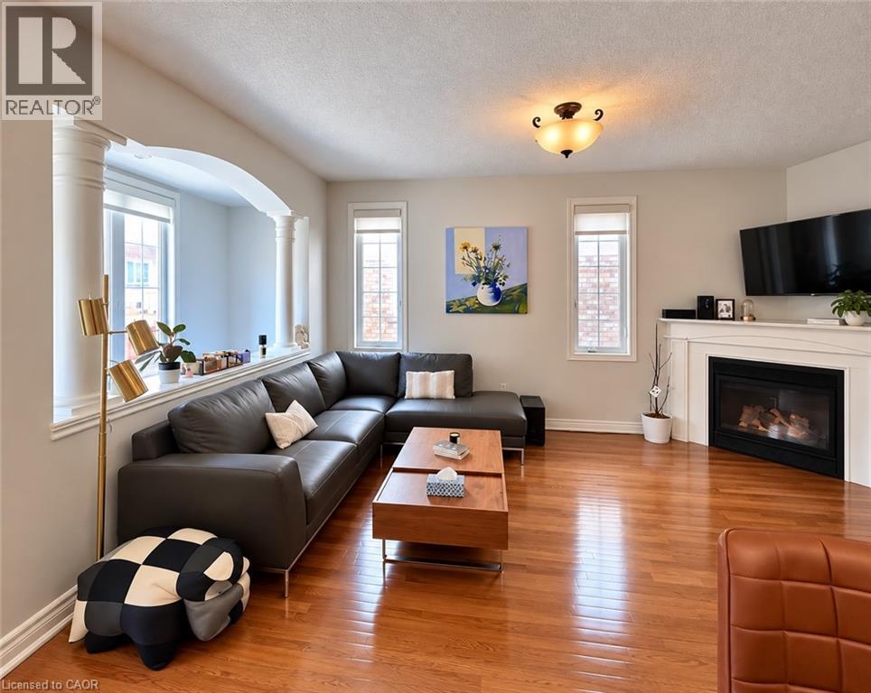 5321 Applegarth Drive, Burlington, Ontario  L7L 7E4 - Photo 4 - 40873067