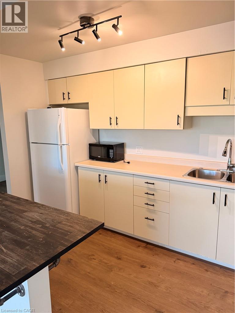 30 Hugo Crescent Unit# 306, Kitchener, Ontario  N2M 3Z2 - Photo 18 - 40873558