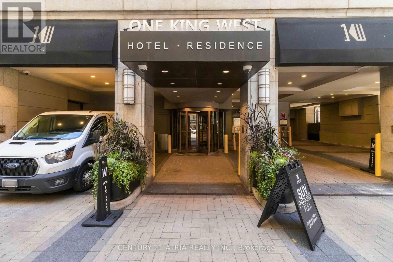 2109 - 1 King Street W, Toronto, Ontario  M5H 1A2 - Photo 2 - C13839324