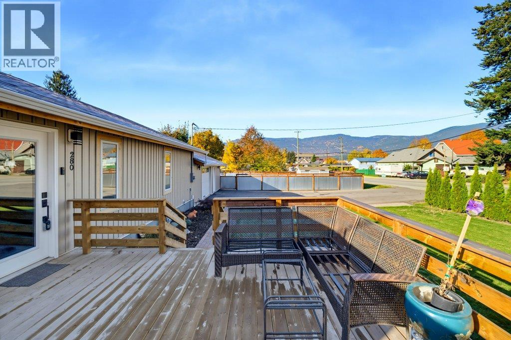 280 5 Avenue SE, Salmon Arm, British Columbia  V1E 4G7 - Photo 16 - 10403740