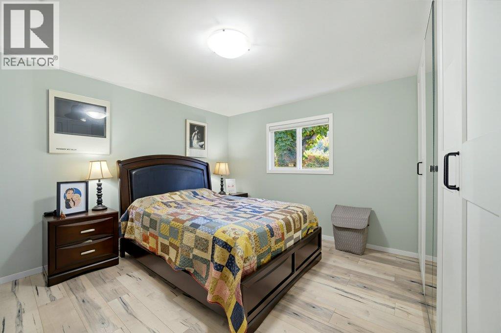 280 5 Avenue SE, Salmon Arm, British Columbia  V1E 4G7 - Photo 31 - 10403740