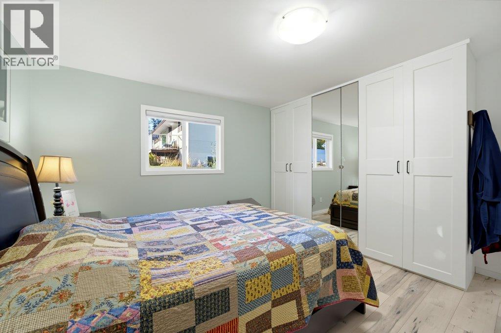 280 5 Avenue SE, Salmon Arm, British Columbia  V1E 4G7 - Photo 33 - 10403740