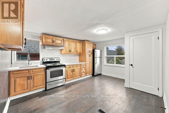 Upper - 181 Cedric Avenue, Toronto, Ontario  M6C 3X7 - Photo 4 - C14114448