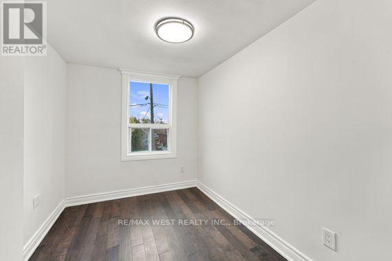 Upper - 181 Cedric Avenue, Toronto, Ontario  M6C 3X7 - Photo 8 - C14114448
