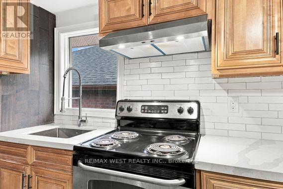 Upper - 181 Cedric Avenue, Toronto, Ontario  M6C 3X7 - Photo 6 - C14114448