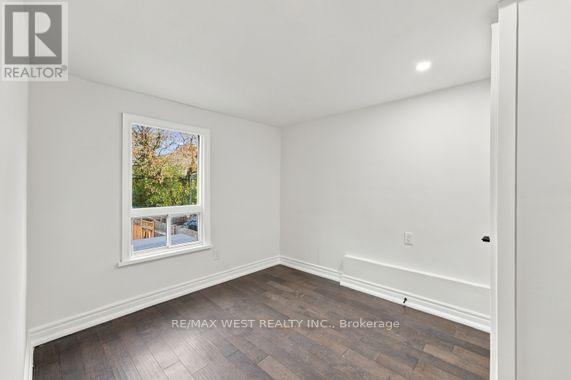 Upper - 181 Cedric Avenue, Toronto, Ontario  M6C 3X7 - Photo 9 - C14114448