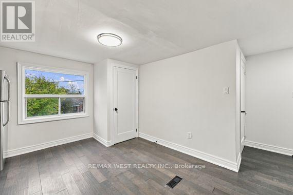 Upper - 181 Cedric Avenue, Toronto, Ontario  M6C 3X7 - Photo 7 - C14114448