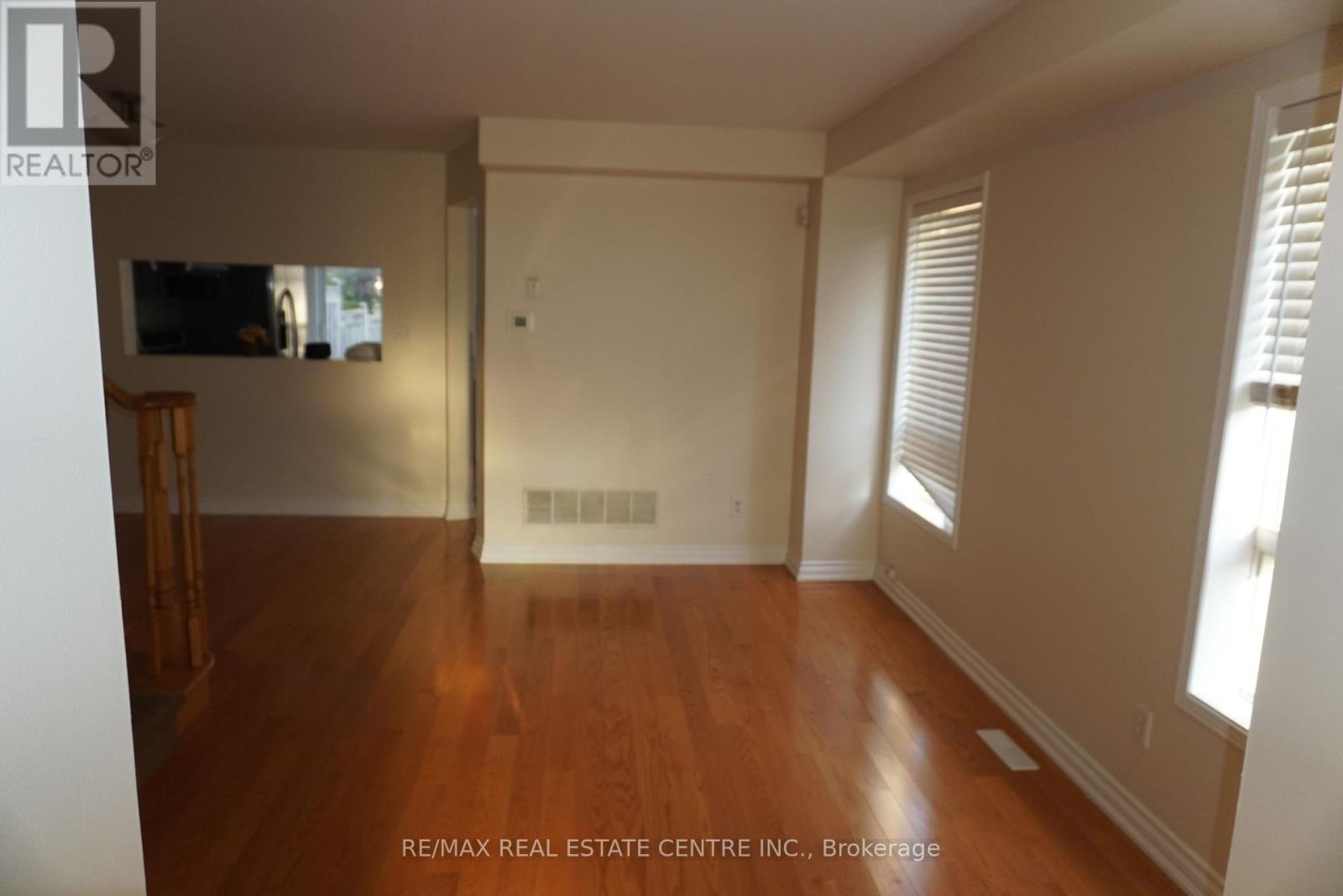 858 Bethany Crescent, Mississauga, Ontario  L5V 3B9 - Photo 5 - W14117092
