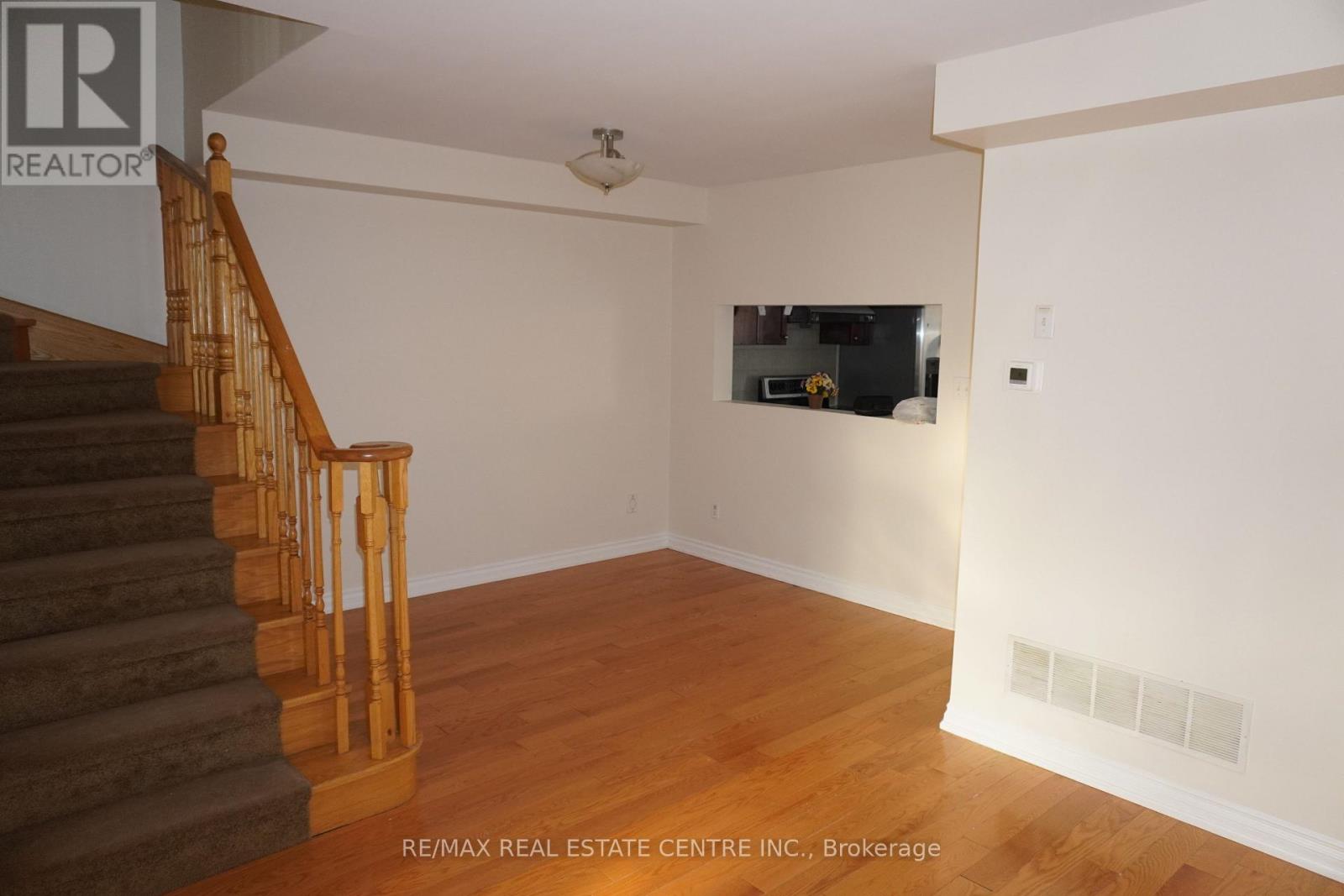 858 Bethany Crescent, Mississauga, Ontario  L5V 3B9 - Photo 6 - W14117092