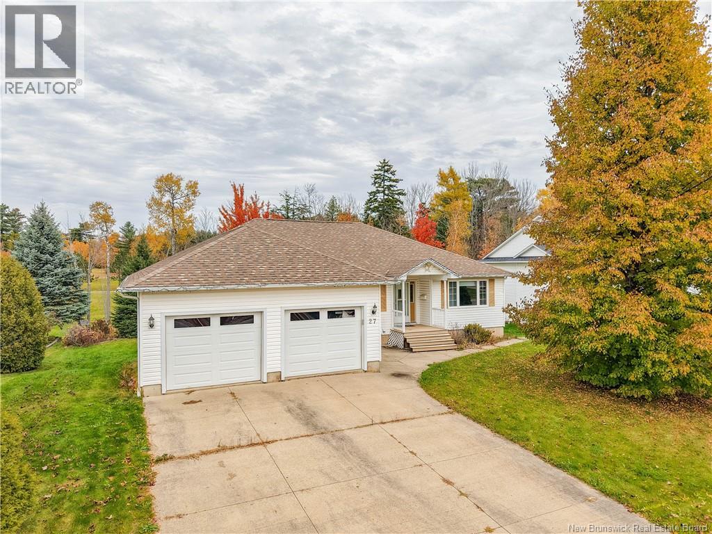 27 Howe Crescent, Oromocto, New Brunswick  E2V 2S1 - Photo 1 - NB150093
