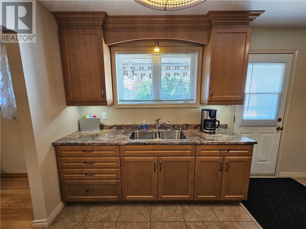 1211 Montrose Avenue, Greater Sudbury, Ontario  P3A 3B9 - Photo 12 - 2131093