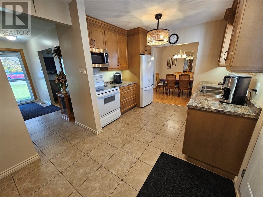 1211 Montrose Avenue, Greater Sudbury, Ontario  P3A 3B9 - Photo 13 - 2131093