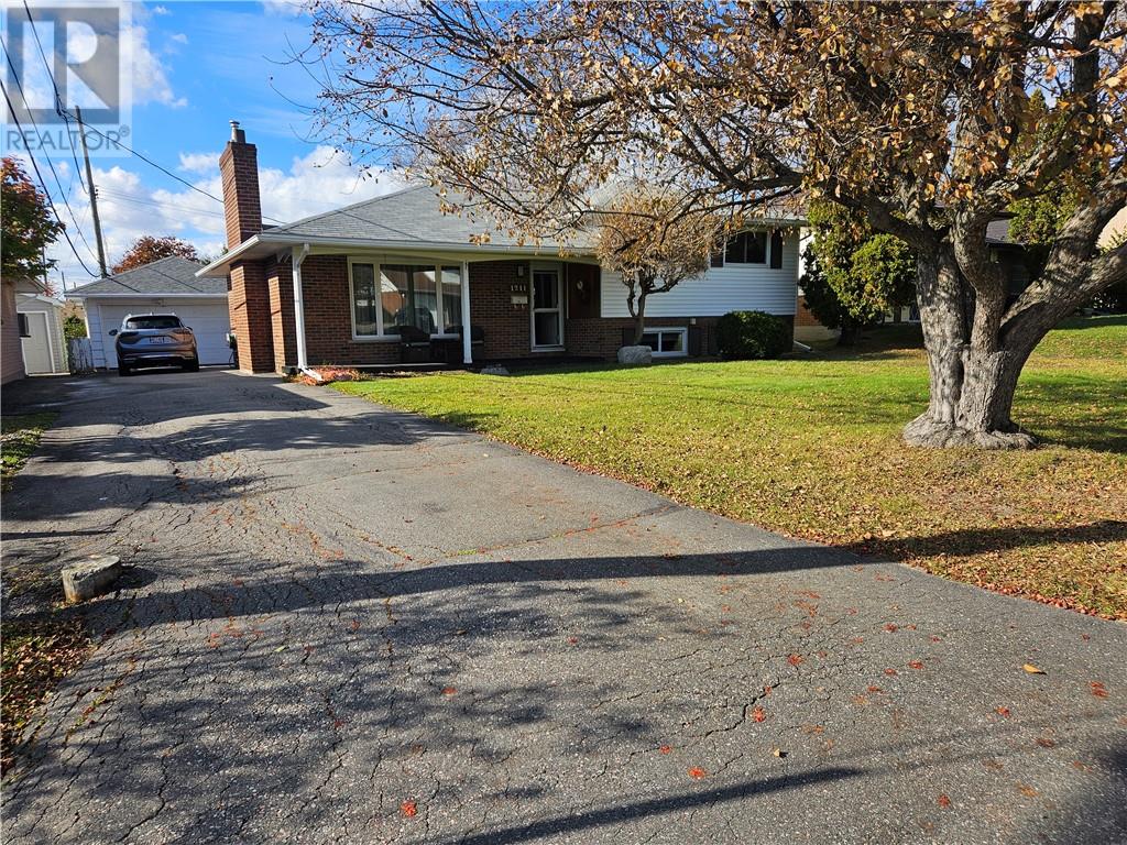 1211 Montrose Avenue, Greater Sudbury, Ontario  P3A 3B9 - Photo 2 - 2131093