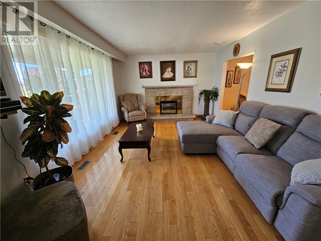 1211 Montrose Avenue, Greater Sudbury, Ontario  P3A 3B9 - Photo 4 - 2131093