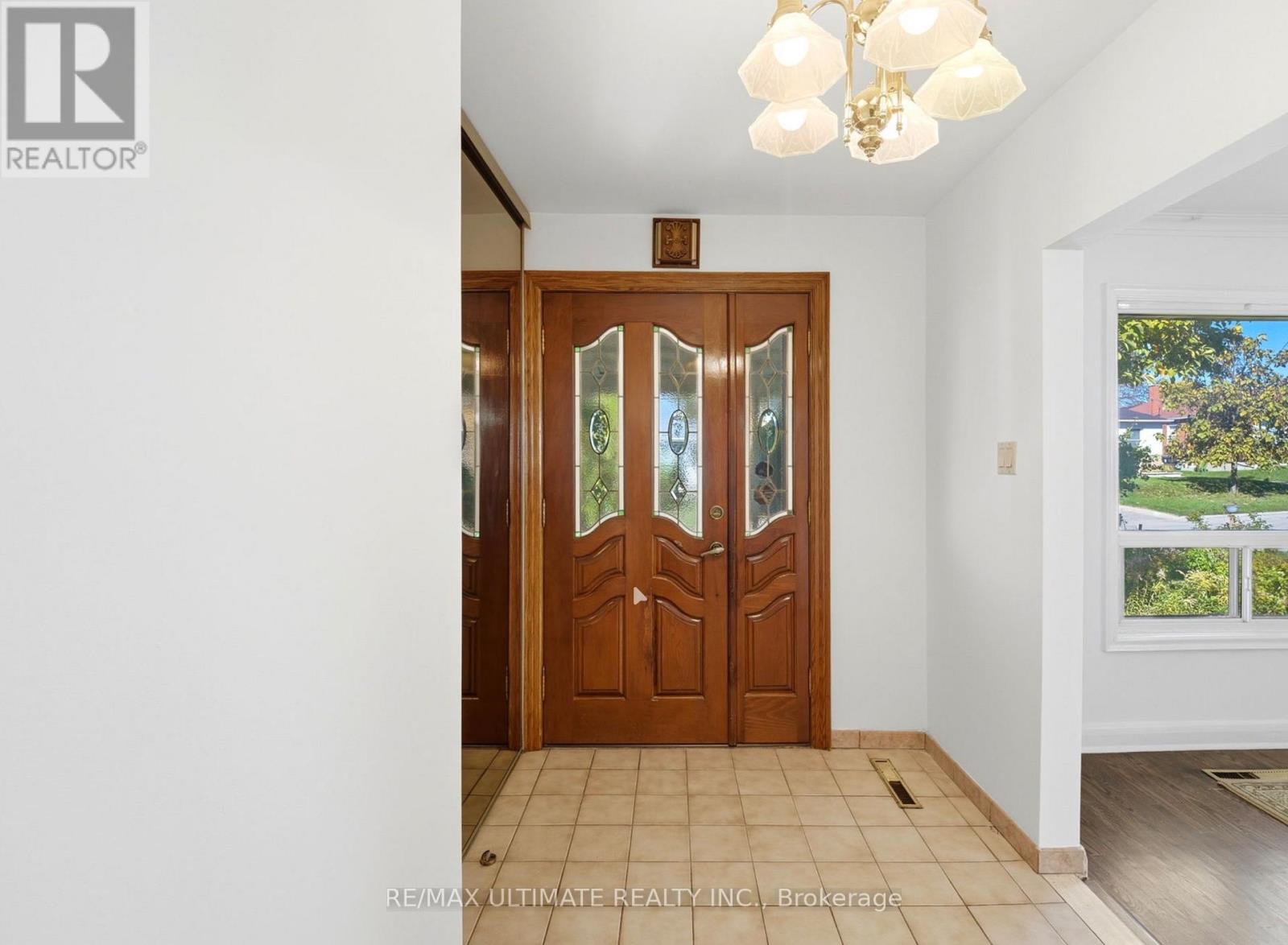 21 Tulip Drive, Toronto, Ontario  M1R 4W3 - Photo 3 - E14117114