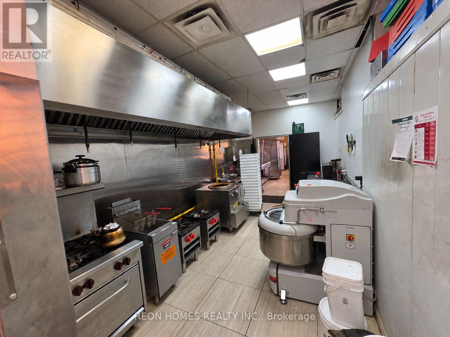 B1 - 1960 Lawrence Avenue E, Toronto, Ontario  L1G 0C2 - Photo 7 - E14117226