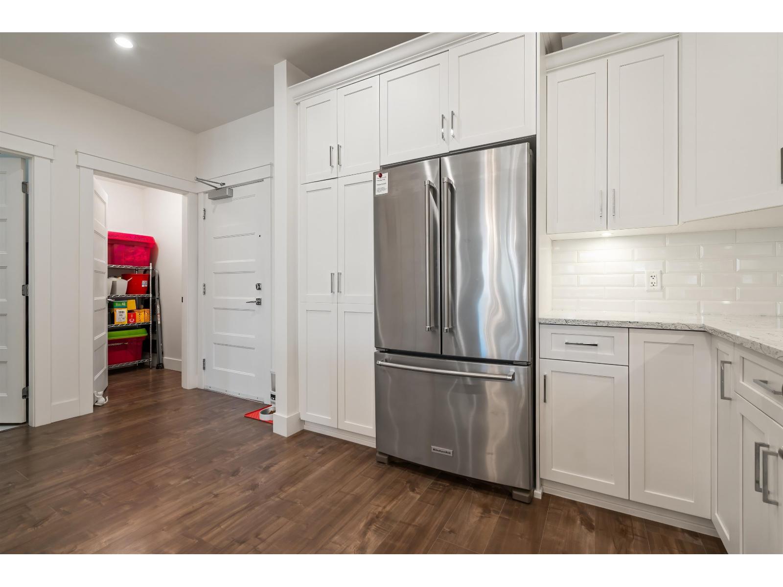 205 5384 TYEE LANE|Garrison Crossing