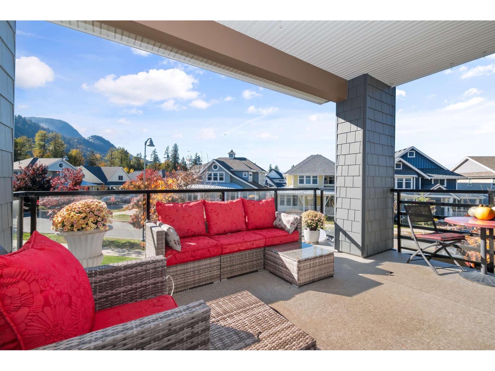 205 5384 TYEE LANE|Garrison Crossing
