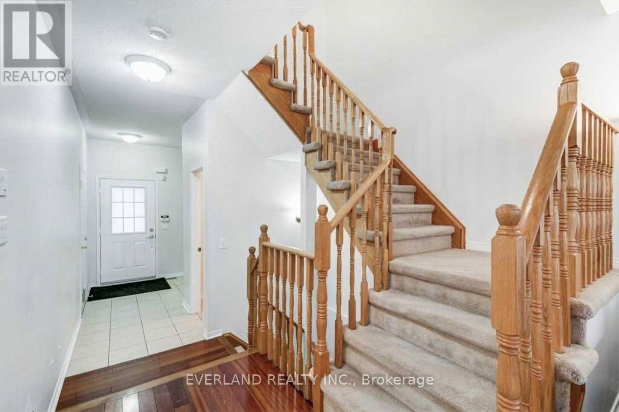 31 Marshview Avenue, Aurora, Ontario  L4G 7W5 - Photo 3 - N14117126