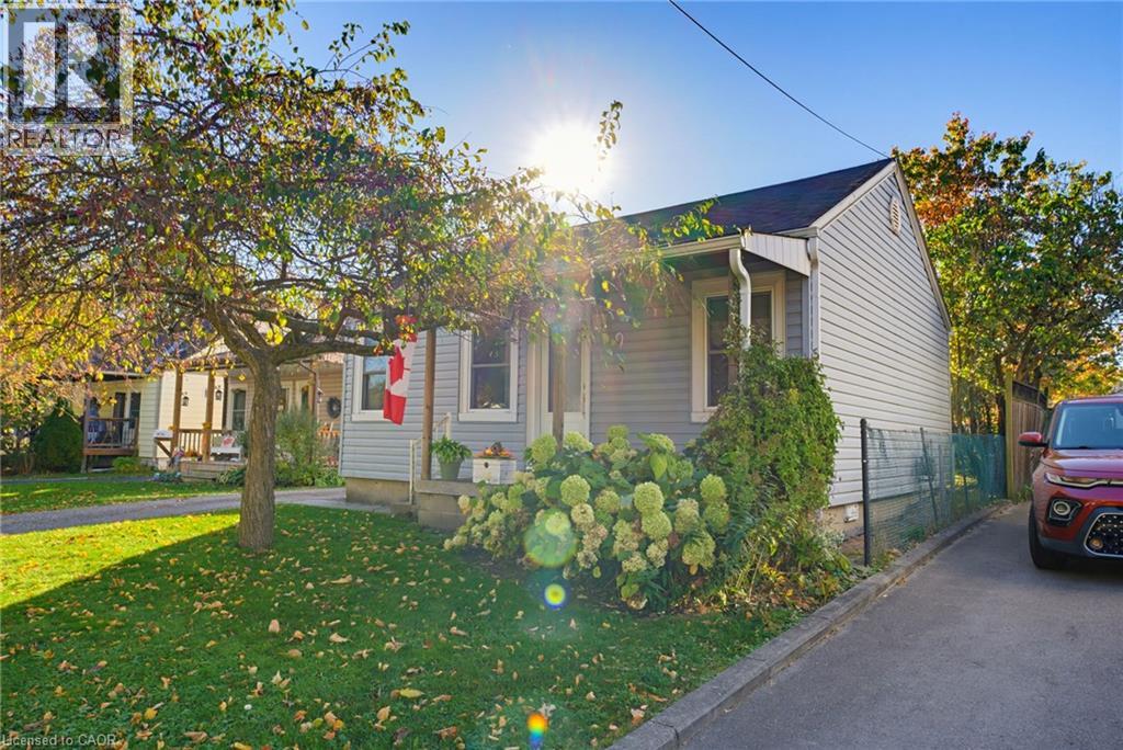 9 Spencer Avenue, Dundas, Ontario  L9H 1E7 - Photo 2 - 40872795