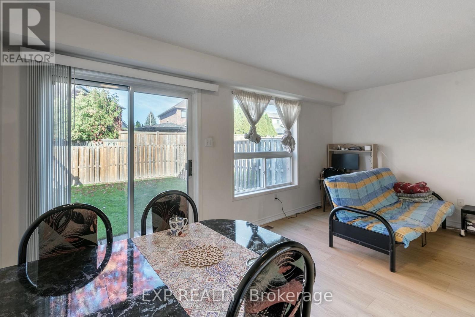 37 Cresthaven Road, Brampton, Ontario  L7A 1J5 - Photo 7 - W14117246