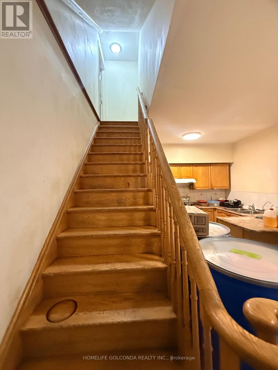 10 Aldwinckle Heights, Toronto, Ontario  M3J 3S6 - Photo 7 - W13870080