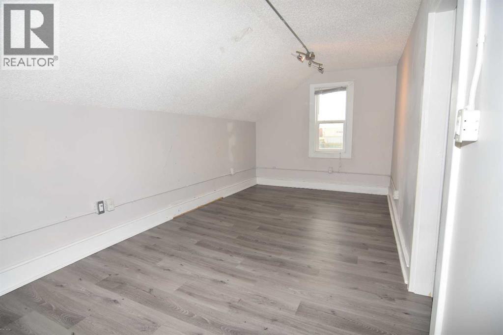 104 Railway Avenue E, Carseland, Alberta  T0J 0M0 - Photo 9 - A2354664