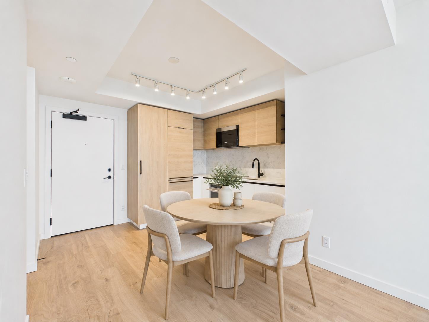 3111 10448 University Drive, Surrey, British Columbia  V3T 0S7 - Photo 4 - R3164357