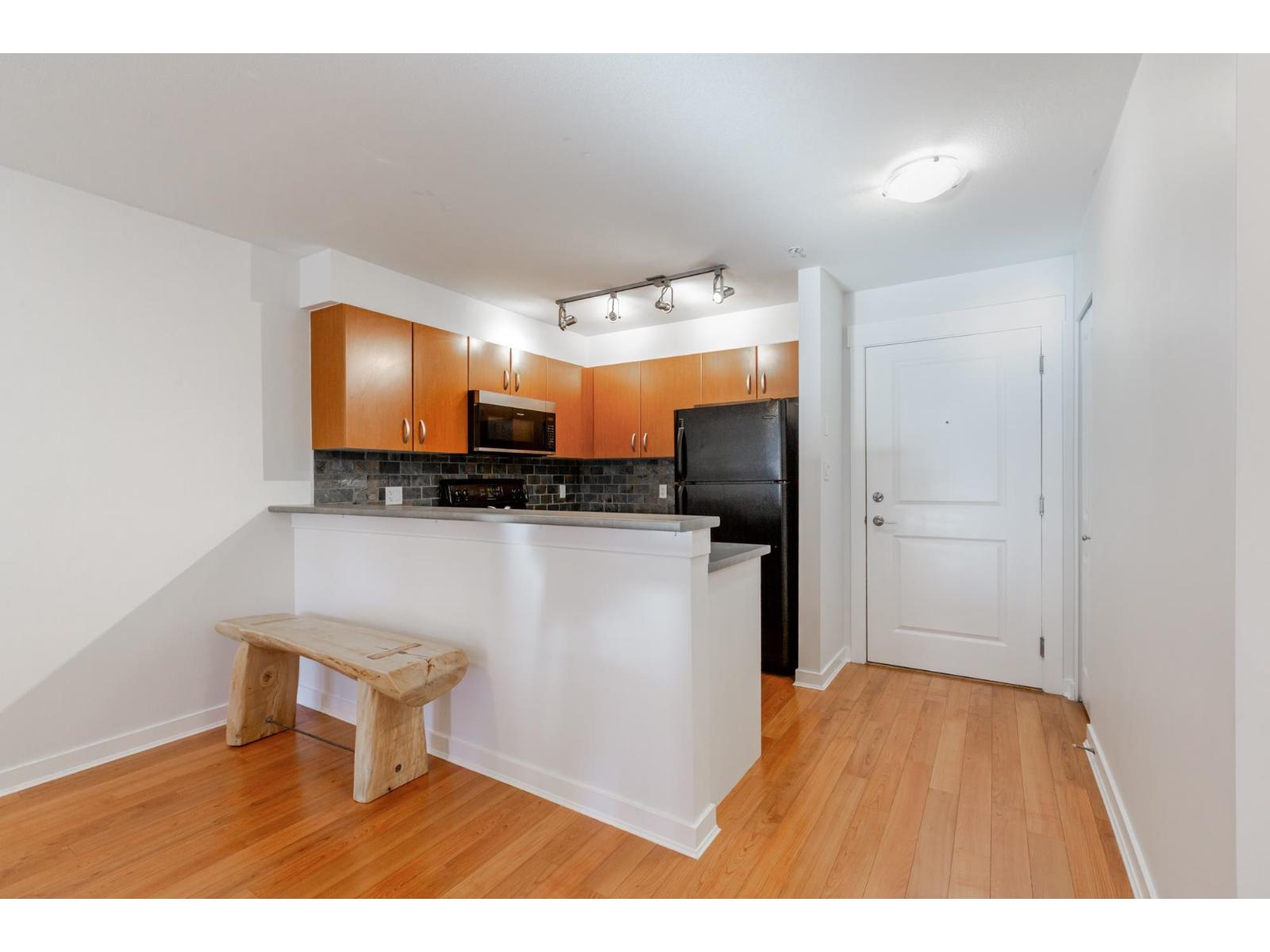 201 20750 Duncan Way, Langley, British Columbia  V3A 9J6 - Photo 3 - R3177779