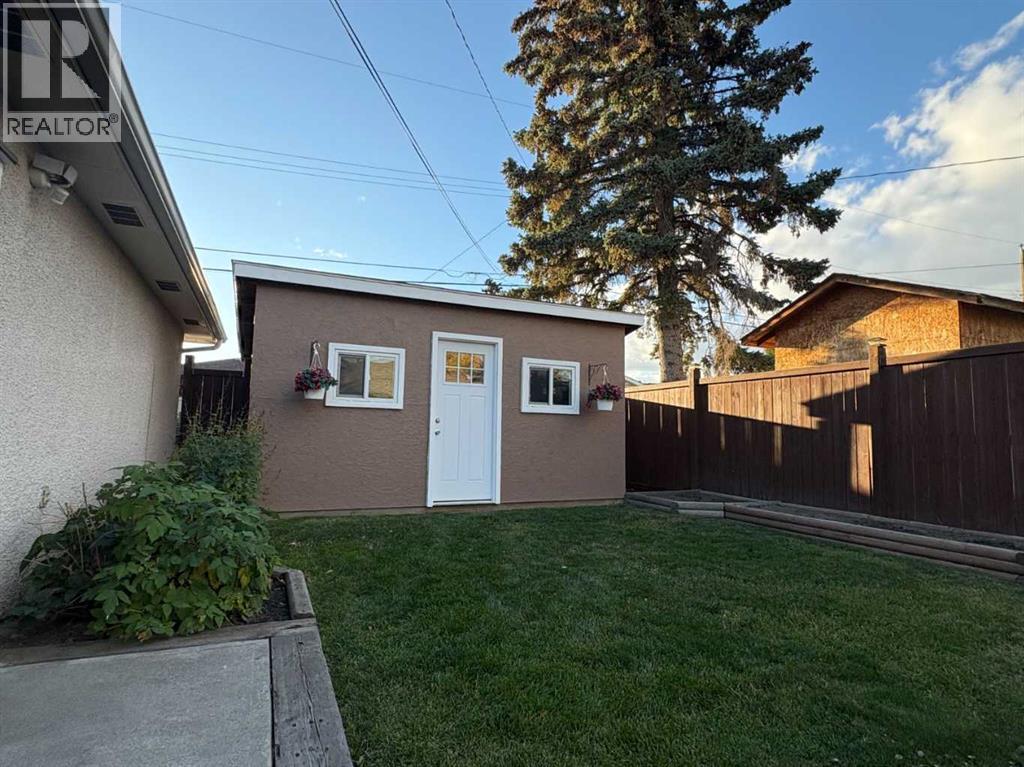 1623 Rouleau Crescent SE, Calgary, Alberta T2A 1Y8 - Photo 4 - A2351221