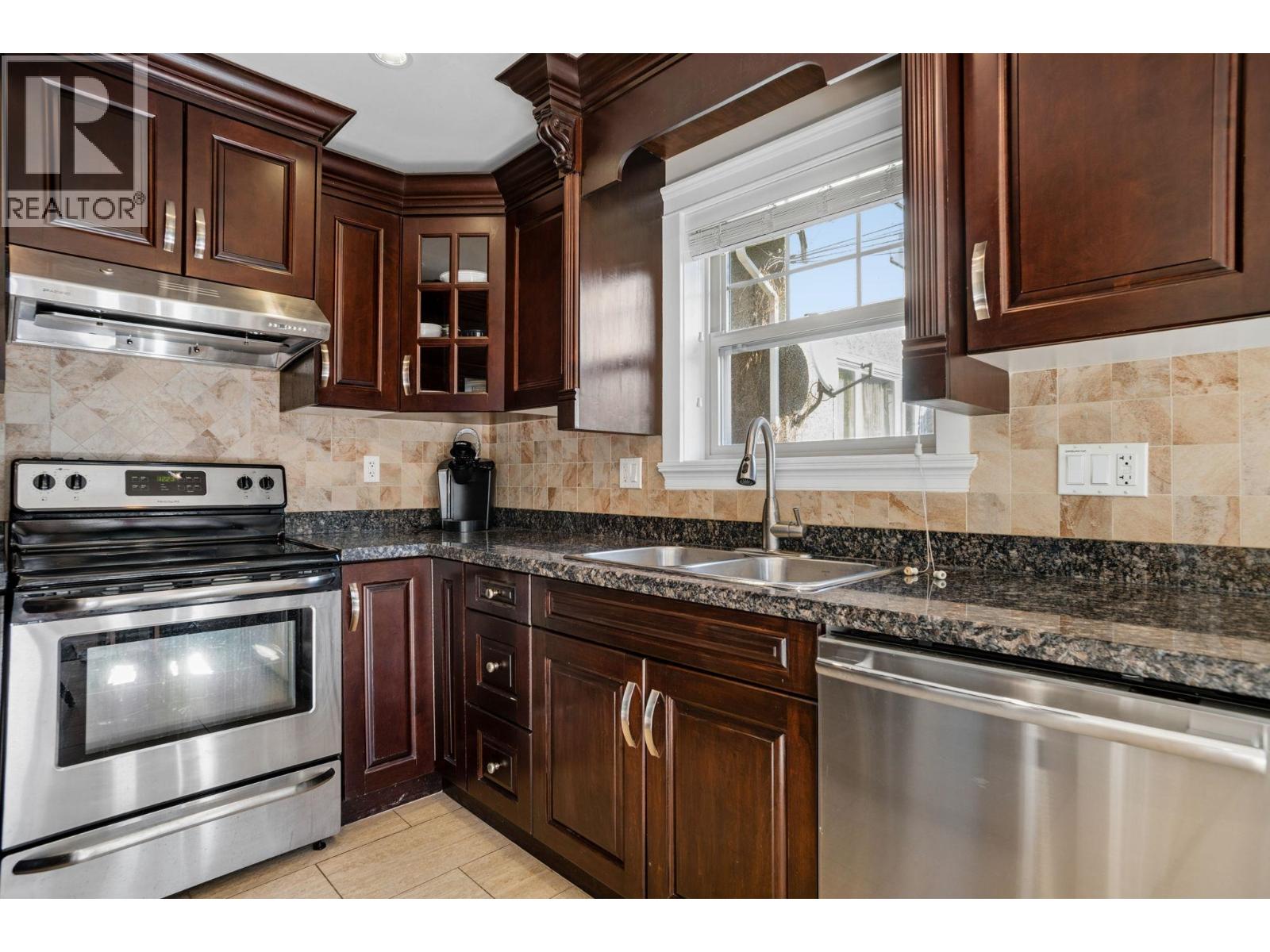 768 E 11th Avenue, Vancouver, British Columbia  V5T 2E5 - Photo 12 - R3178375