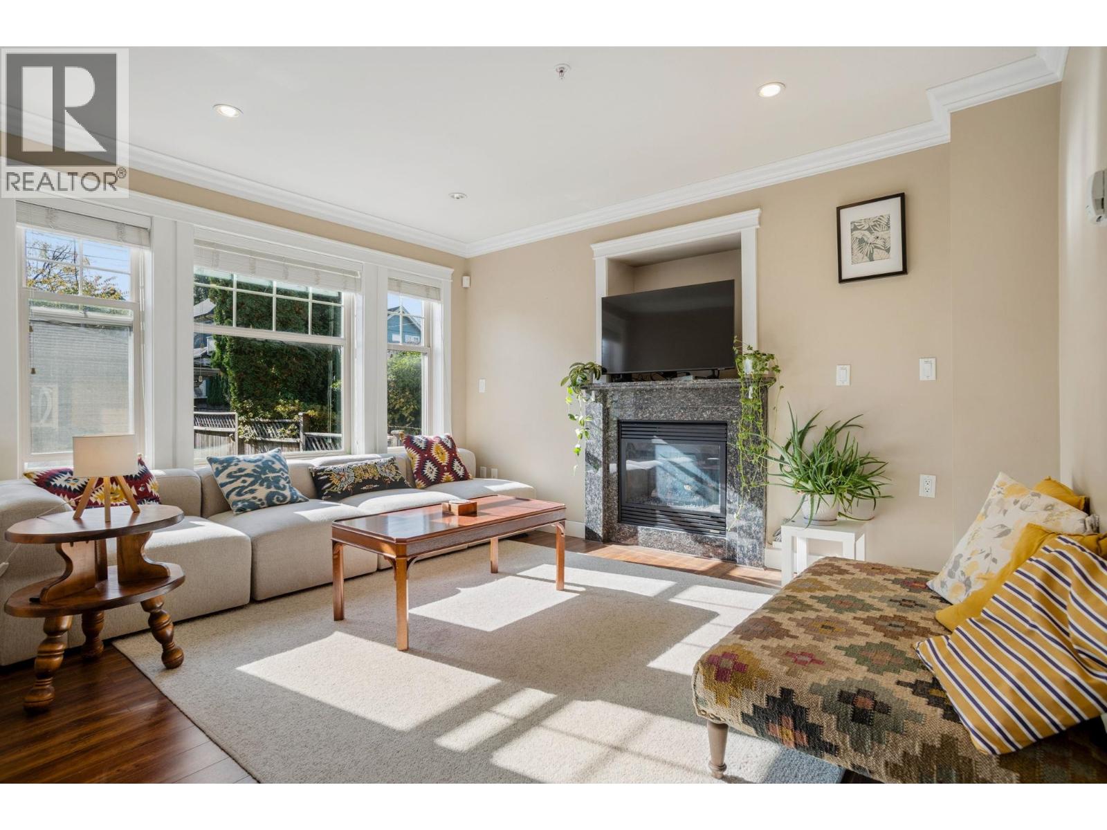 768 E 11th Avenue, Vancouver, British Columbia  V5T 2E5 - Photo 3 - R3178375