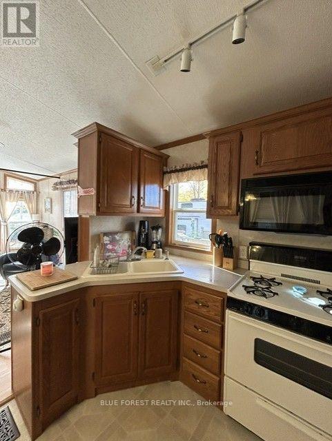 118 - 76735 Wildwood Line, Bluewater, Ontario  N0M 1G0 - Photo 6 - X13789996