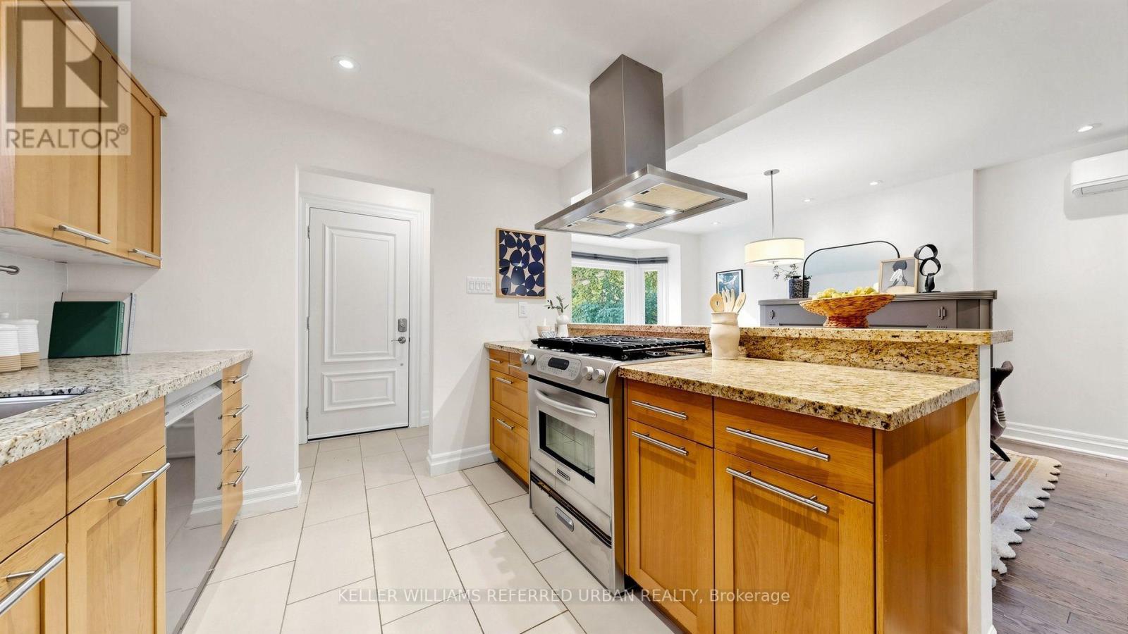 11 Crestland Avenue, Toronto, Ontario  M4C 3K9 - Photo 12 - E14117314