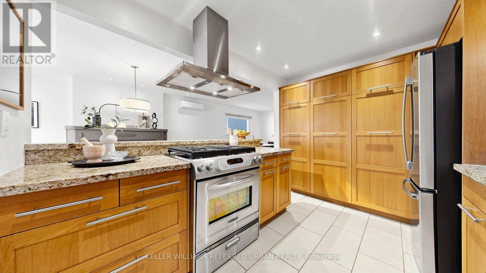 11 Crestland Avenue, Toronto, Ontario  M4C 3K9 - Photo 13 - E14117314