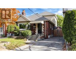 11 CRESTLAND AVENUE, Toronto, Ontario