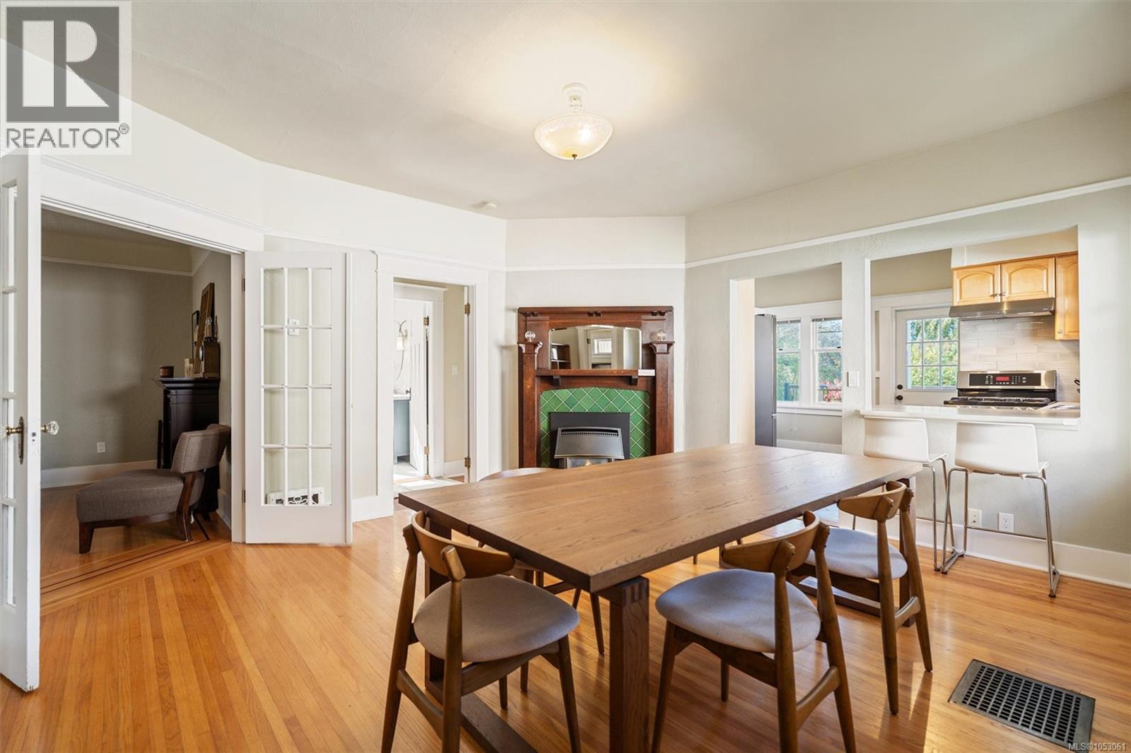 220 Irving Rd